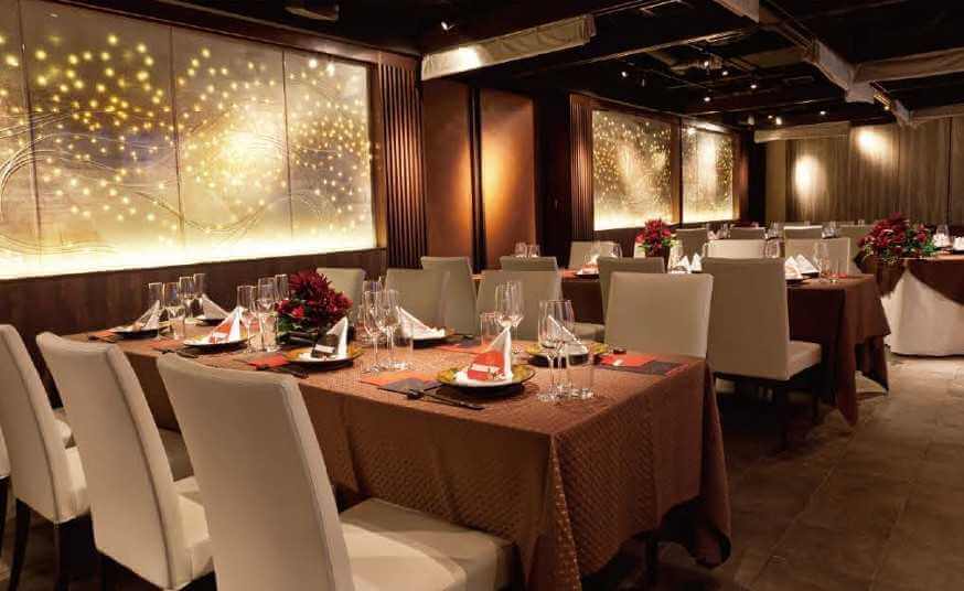 日枝神社の結婚式＋会食8名様（星のなる木）